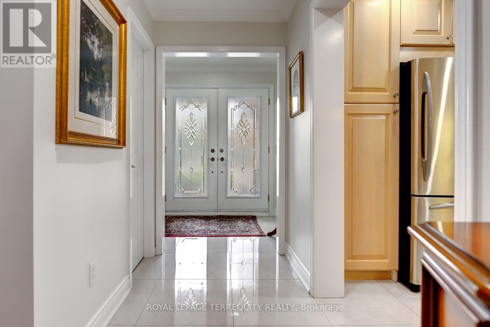 45 Princeton Terrace, Brampton, Ontario  L6S 3S4 - Photo 4 - W12694002