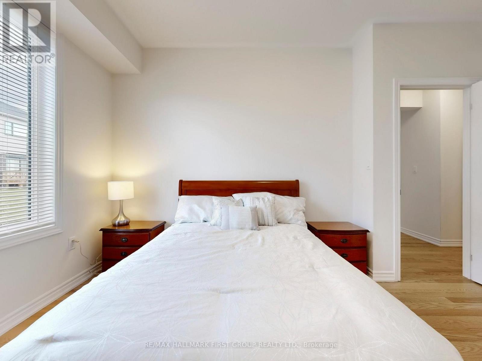 18 Ludlow Drive, Barrie, Ontario  L9J 0L8 - Photo 16 - S12694032