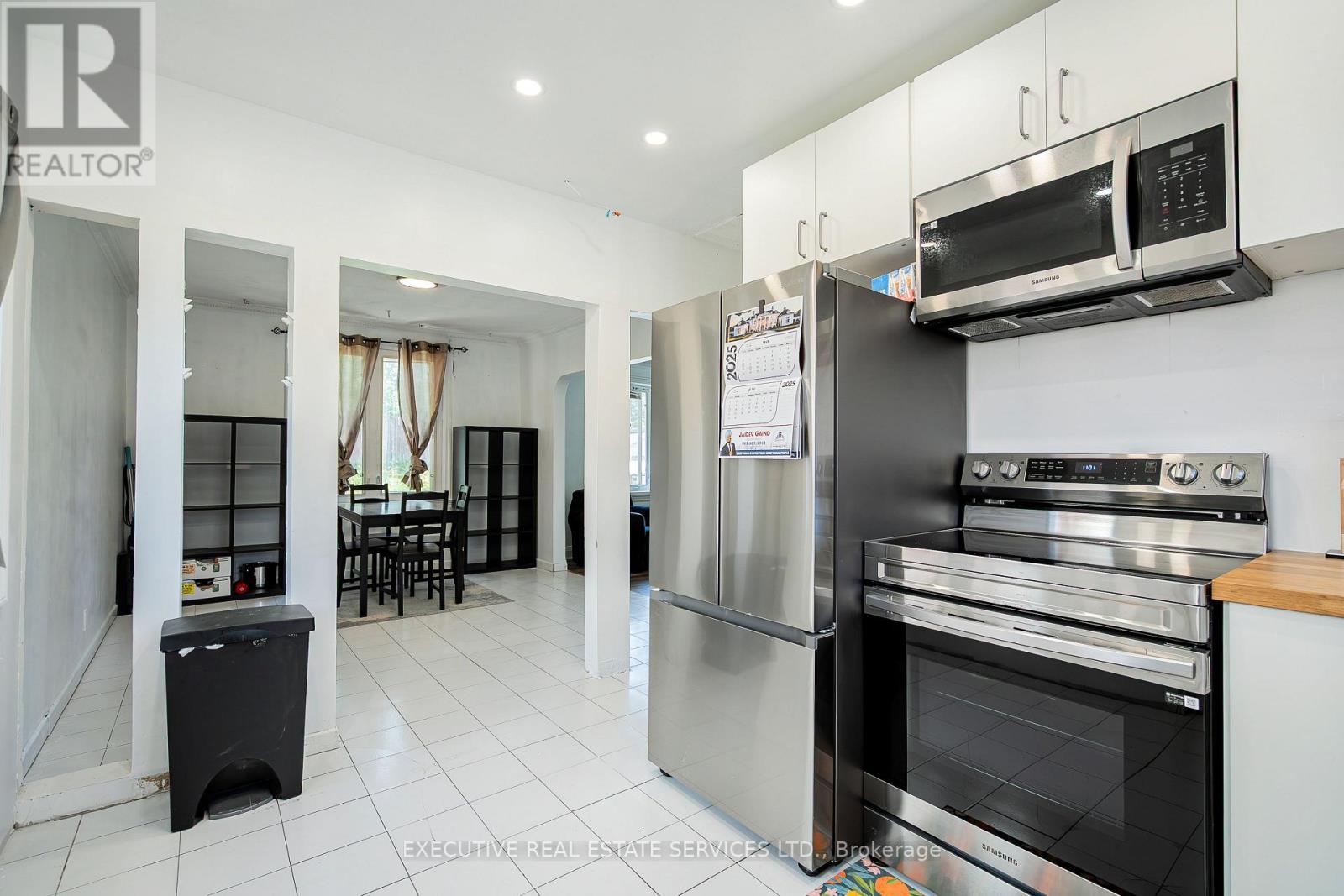 49 Trethewey Drive, Toronto, Ontario  M6M 4B1 - Photo 20 - W12694004