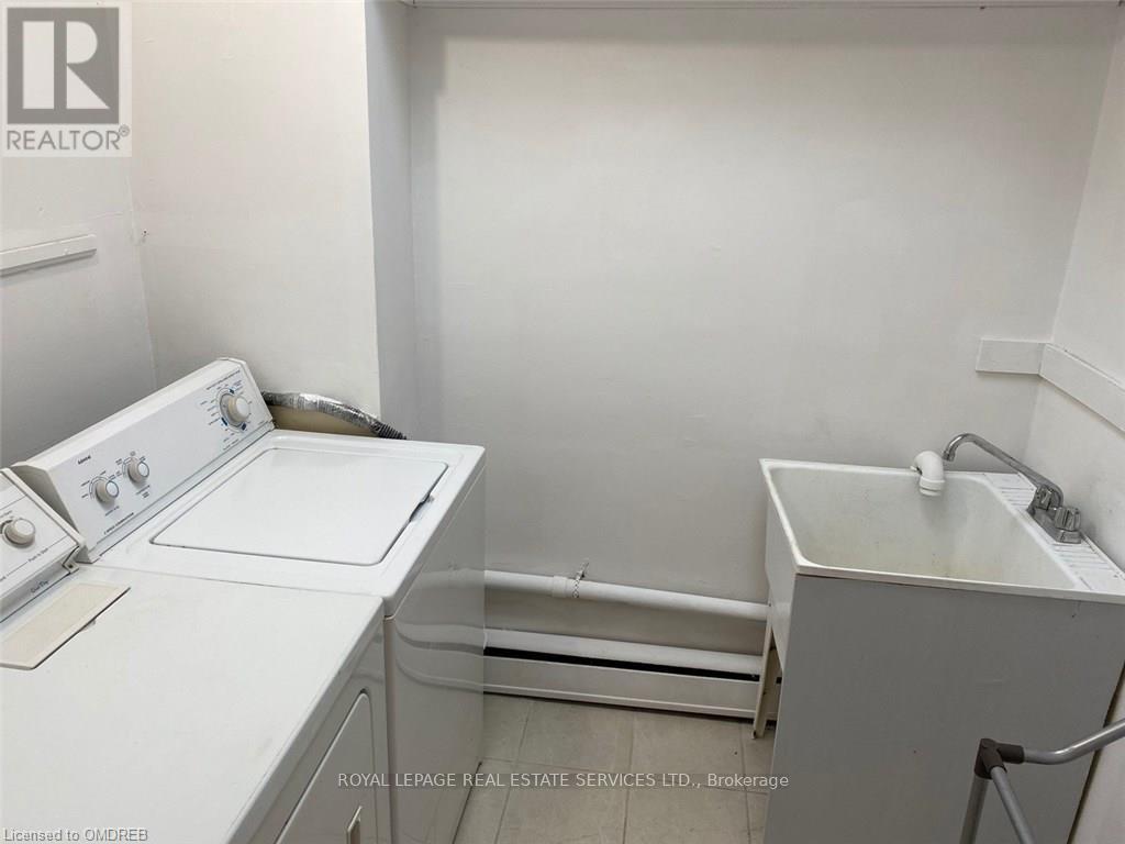 Second Floor - 385 Kerr Street, Oakville, Ontario  L6K 3B9 - Photo 14 - W12694010