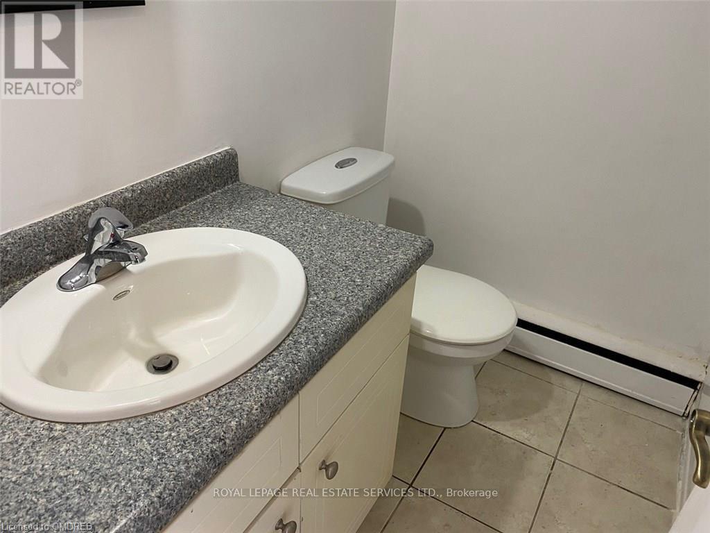 Second Floor - 385 Kerr Street, Oakville, Ontario  L6K 3B9 - Photo 15 - W12694010