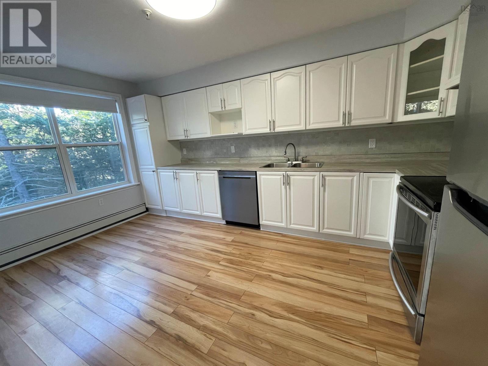 311 2 Lake Drive, Bedford, Nova Scotia  B4A 4H7 - Photo 4 - 202600206