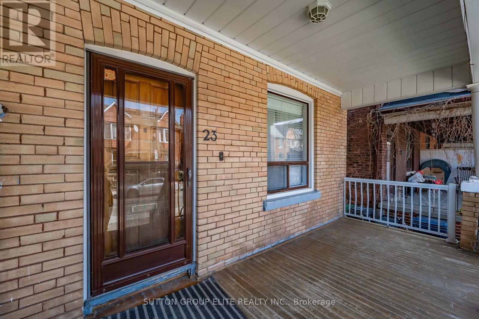 Upper - 23 Burnfield Avenue, Toronto, Ontario  M6G 1Y4 - Photo 5 - W12694016