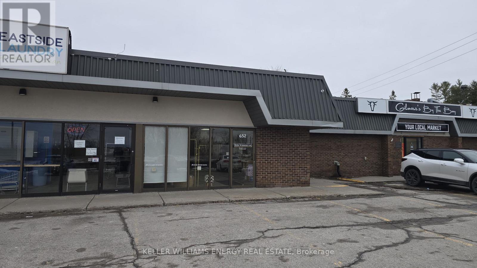 652 Dundas Street East Street E, Belleville, Ontario  K8N 1G7 - Photo 2 - X12694386