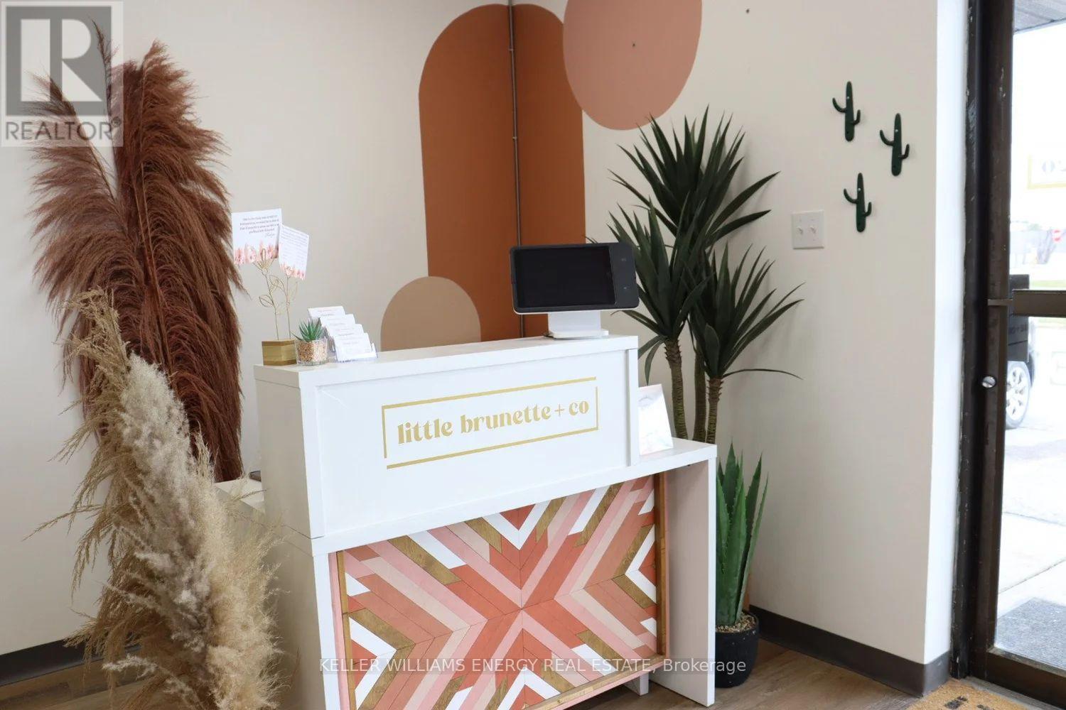 652 Dundas Street East Street E, Belleville, Ontario  K8N 1G7 - Photo 5 - X12694386