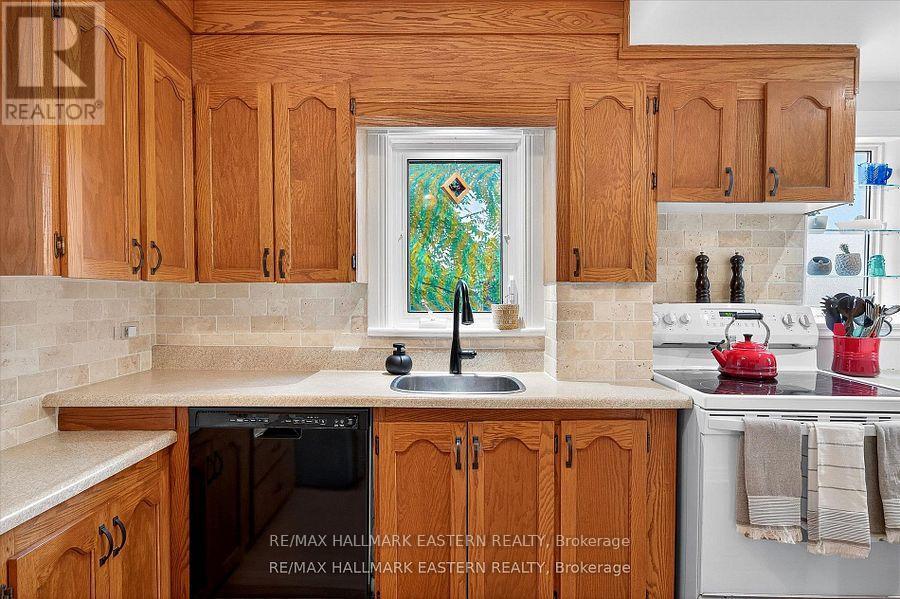 14 Alexander Avenue, Peterborough, Ontario  K9J 6B4 - Photo 7 - X12694438