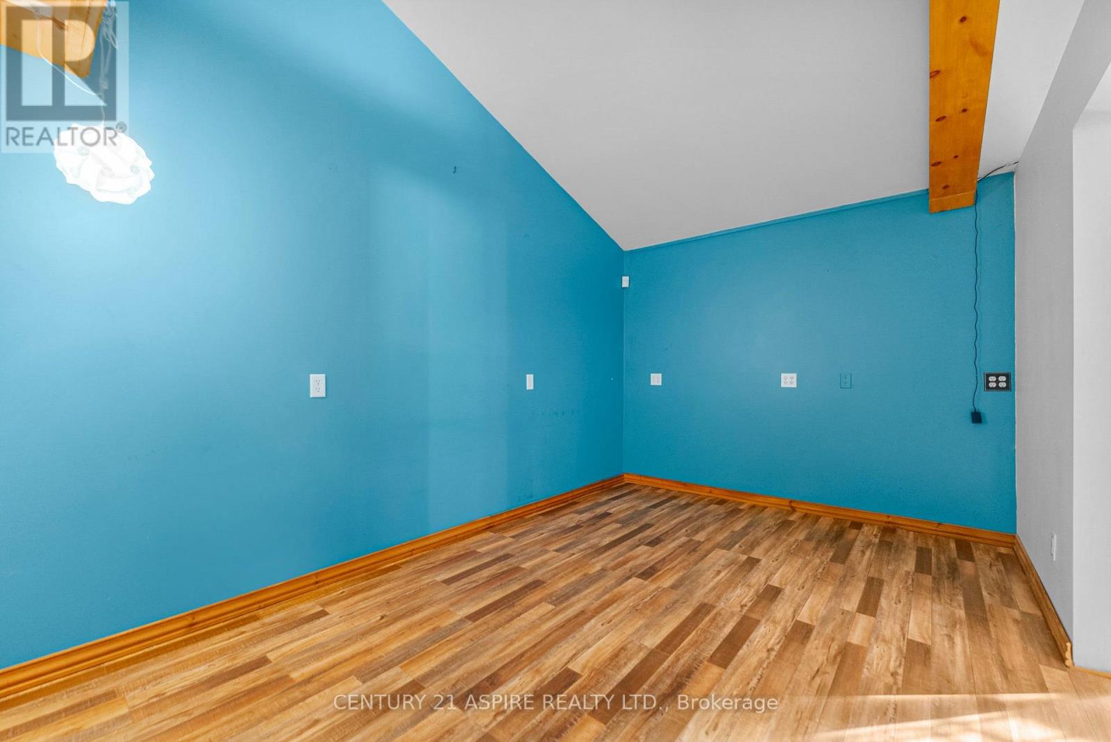 400 Calabogie Road, Mcnab/braeside, Ontario  K7S 3G8 - Photo 19 - X12691628