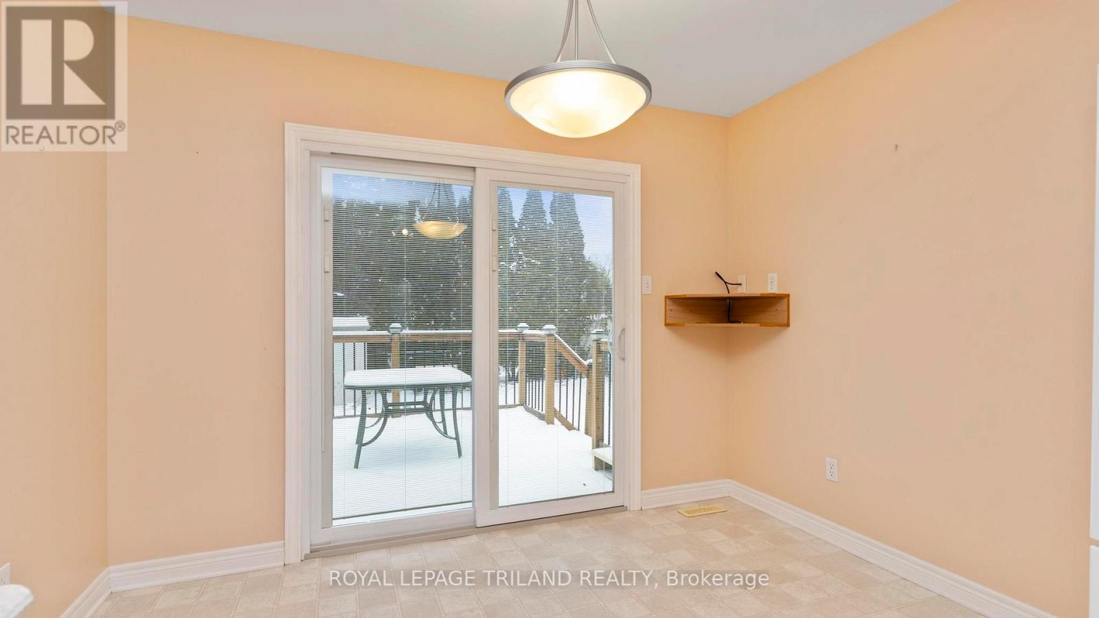 1553 Devos Drive, London North, Ontario  N5X 4K9 - Photo 13 - X12694398