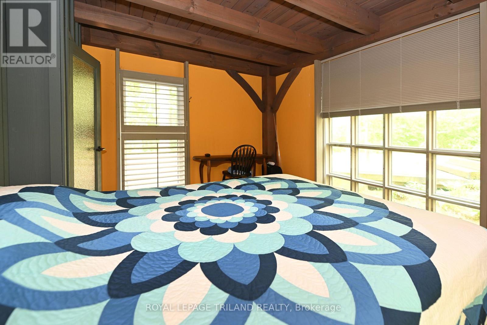 Photo 10 of 32 for 253 Elginfield Road