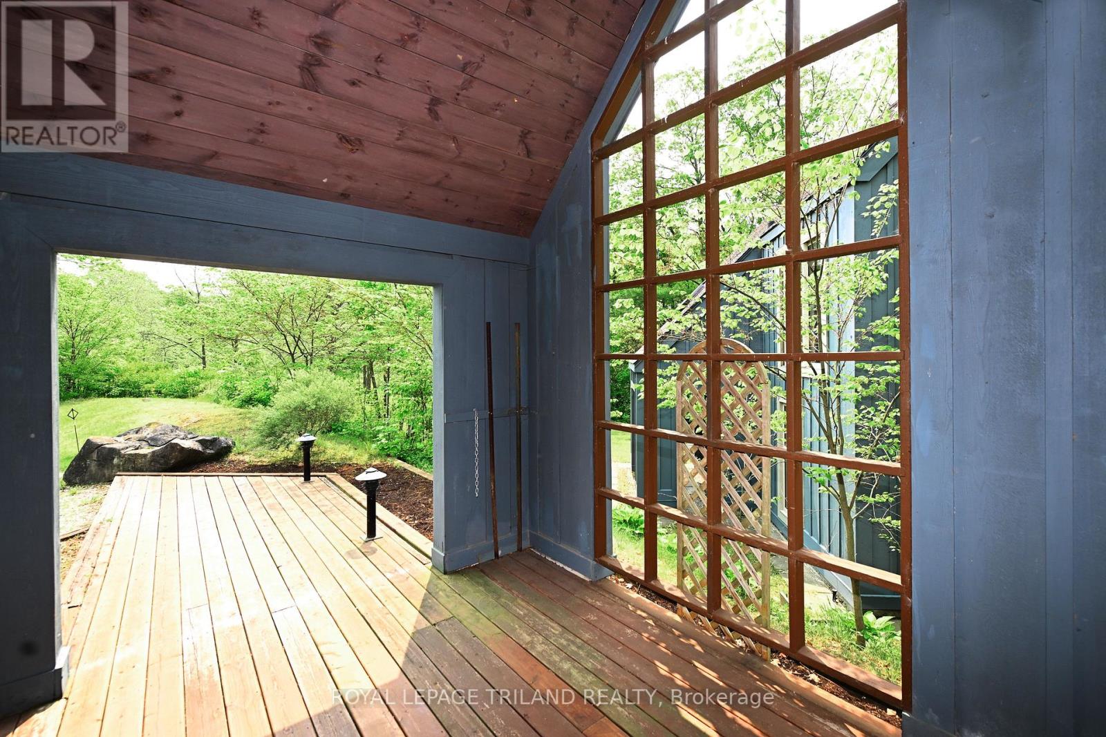 Photo 3 of 32 for 253 Elginfield Road