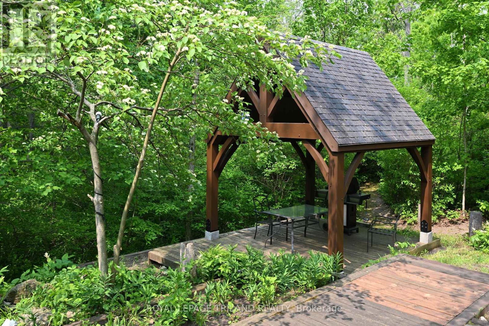 Photo 5 of 32 for 253 Elginfield Road