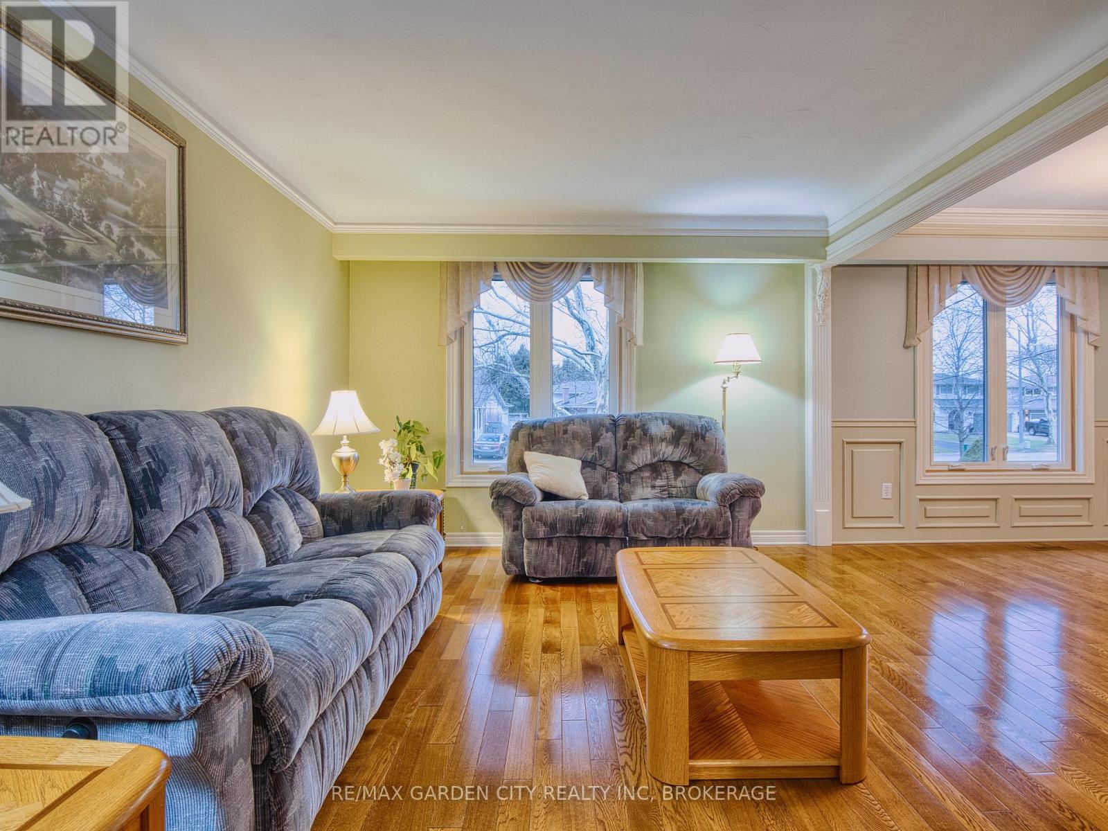 35 Crown Street, St. Catharines, Ontario  L2M 3L2 - Photo 11 - X12694732