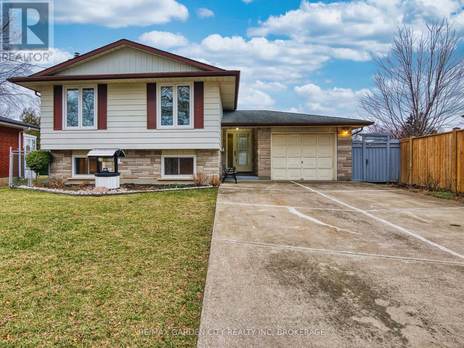 35 CROWN STREET, St. Catharines, Ontario