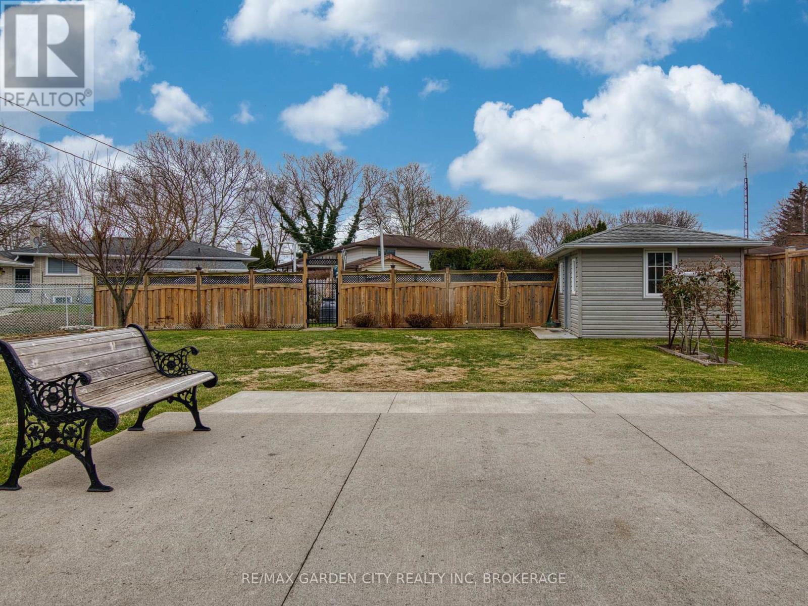 35 Crown Street, St. Catharines, Ontario  L2M 3L2 - Photo 6 - X12694732