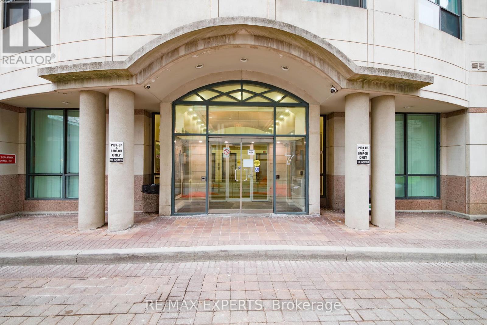 Uph-06 - 7 Lorraine Drive, Toronto, Ontario  M2N 7H2 - Photo 2 - C12694350