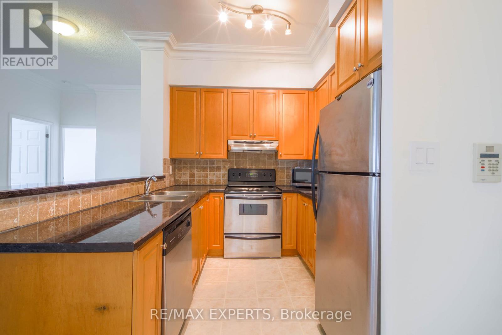 Uph-06 - 7 Lorraine Drive, Toronto, Ontario  M2N 7H2 - Photo 7 - C12694350