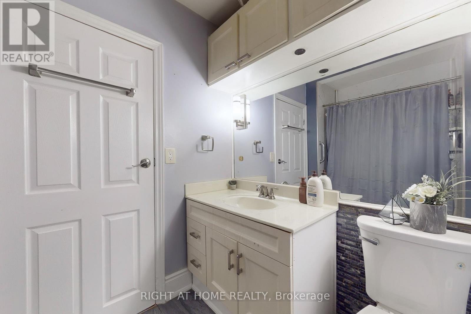 125 Fortrose Crescent, Toronto, Ontario  M3A 2H2 - Photo 26 - C12694396