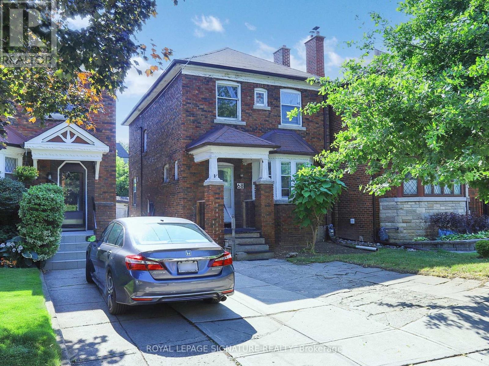 68 Castlewood Road, Toronto, Ontario  M5N 2L2 - Photo 2 - C12694434