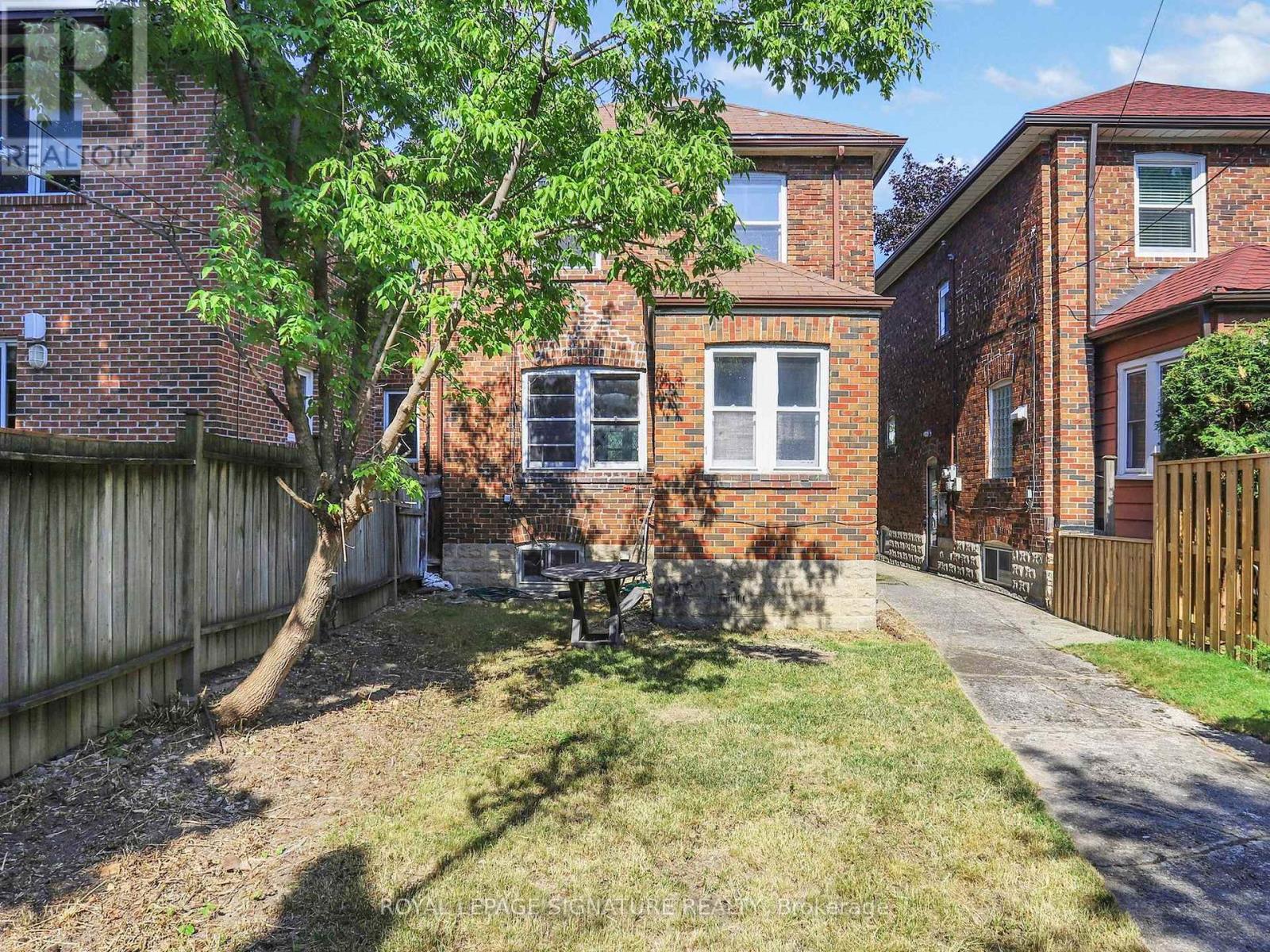 68 Castlewood Road, Toronto, Ontario  M5N 2L2 - Photo 28 - C12694434