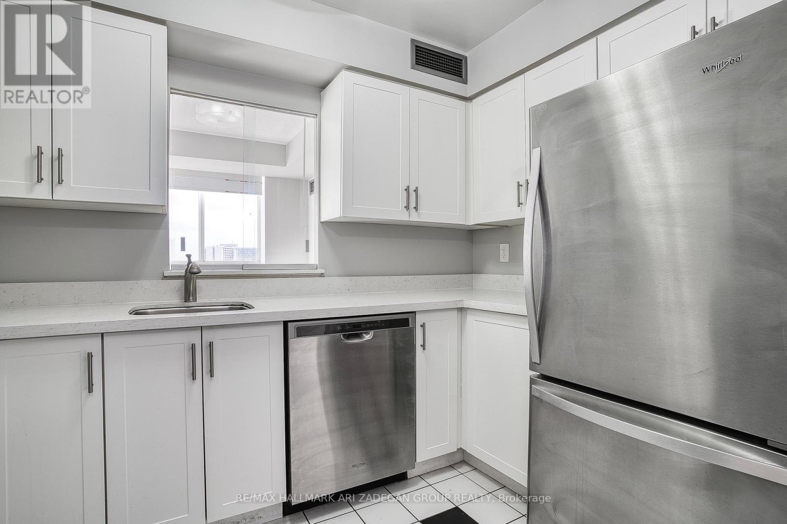 1310 - 21 Overlea Boulevard, Toronto, Ontario  M4H 1P2 - Photo 8 - C12694440