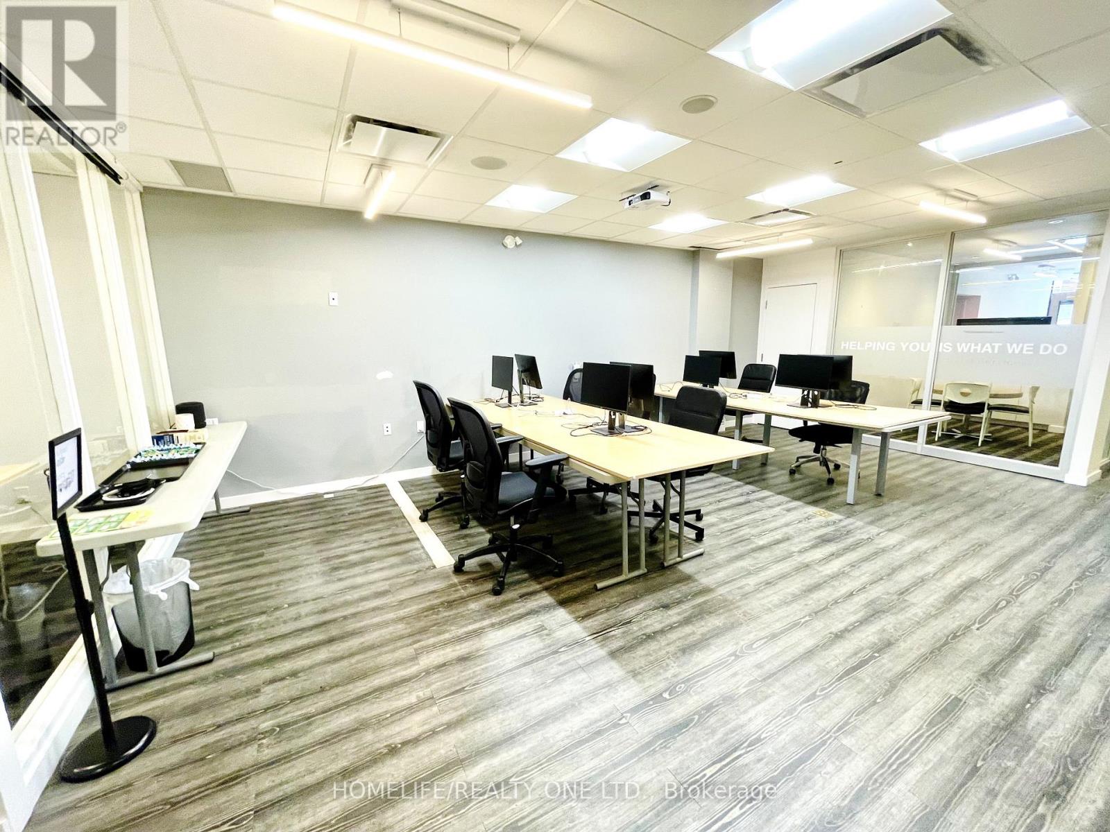 Main Floor - 517 Parliament Street, Toronto, Ontario  M4X 1P3 - Photo 10 - C12694444