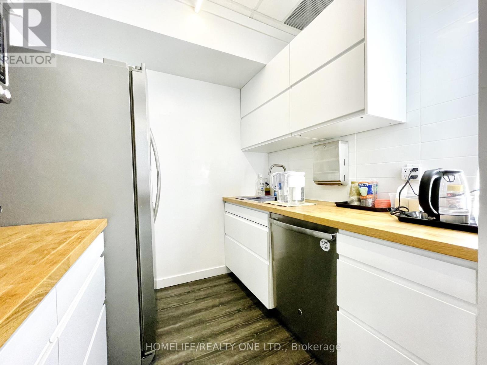 Main Floor - 517 Parliament Street, Toronto, Ontario  M4X 1P3 - Photo 12 - C12694444