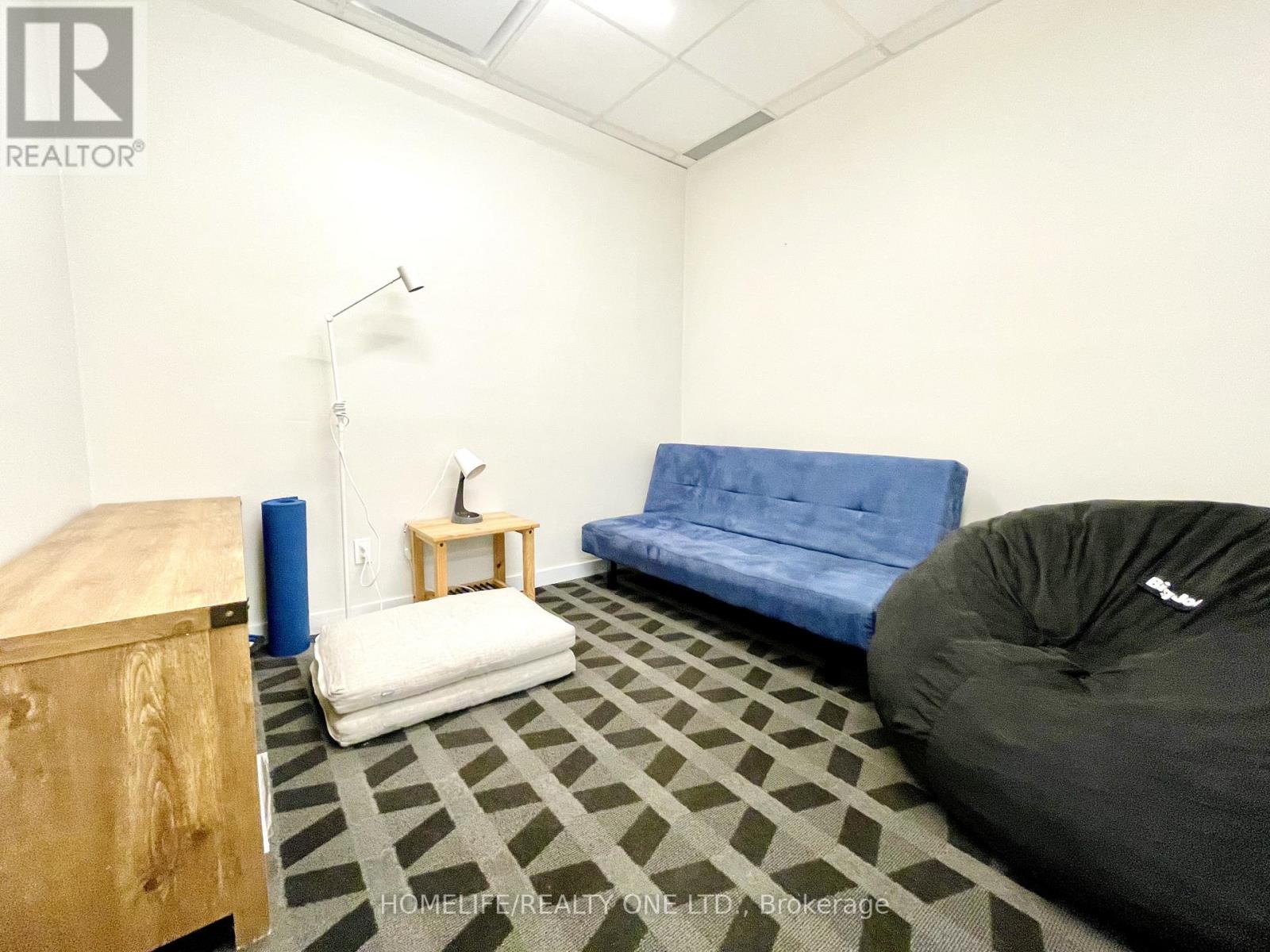 Main Floor - 517 Parliament Street, Toronto, Ontario  M4X 1P3 - Photo 15 - C12694444