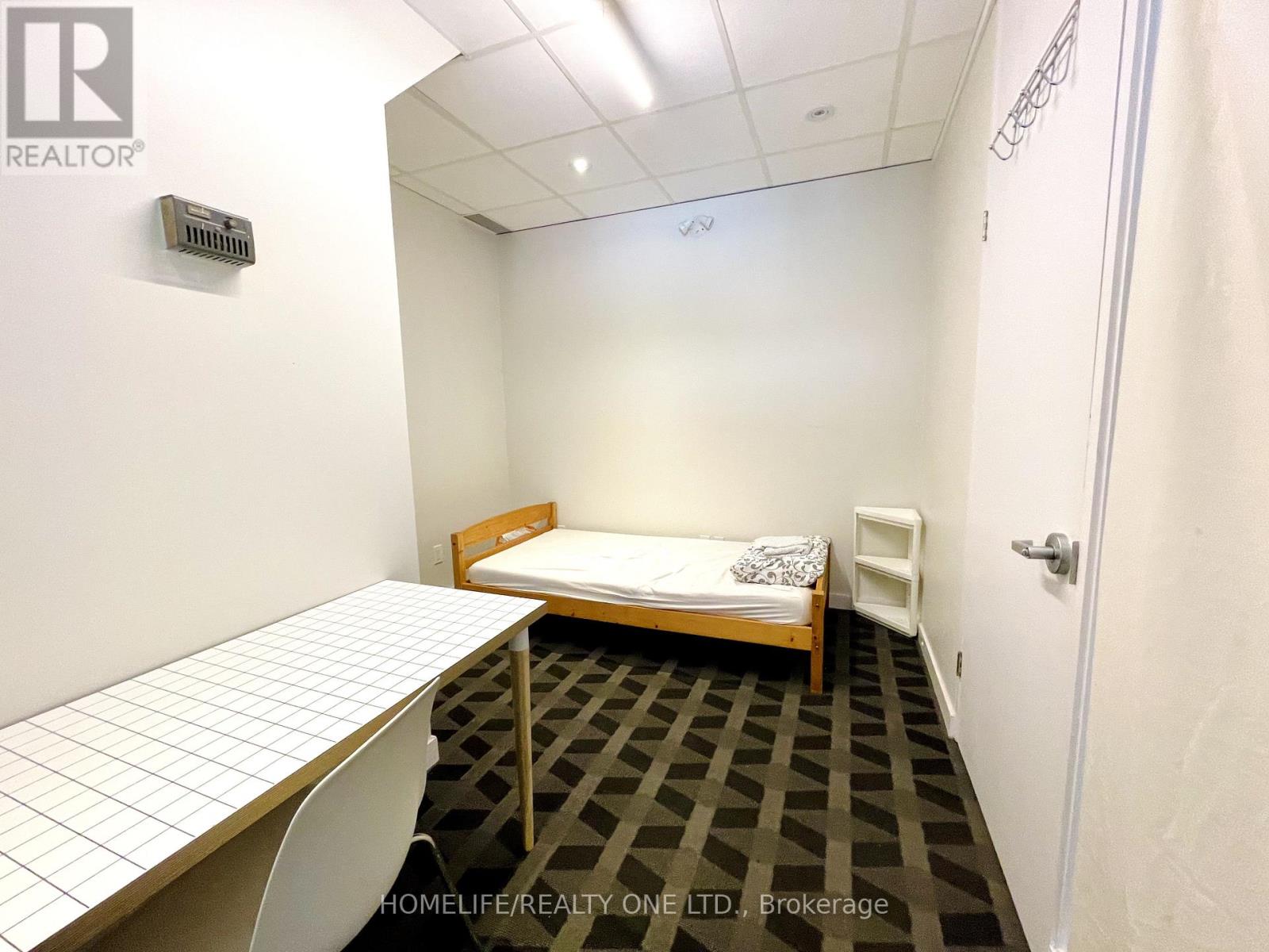 Main Floor - 517 Parliament Street, Toronto, Ontario  M4X 1P3 - Photo 16 - C12694444