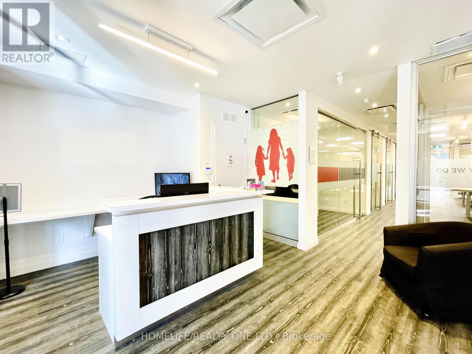 Main Floor - 517 Parliament Street, Toronto, Ontario  M4X 1P3 - Photo 2 - C12694444