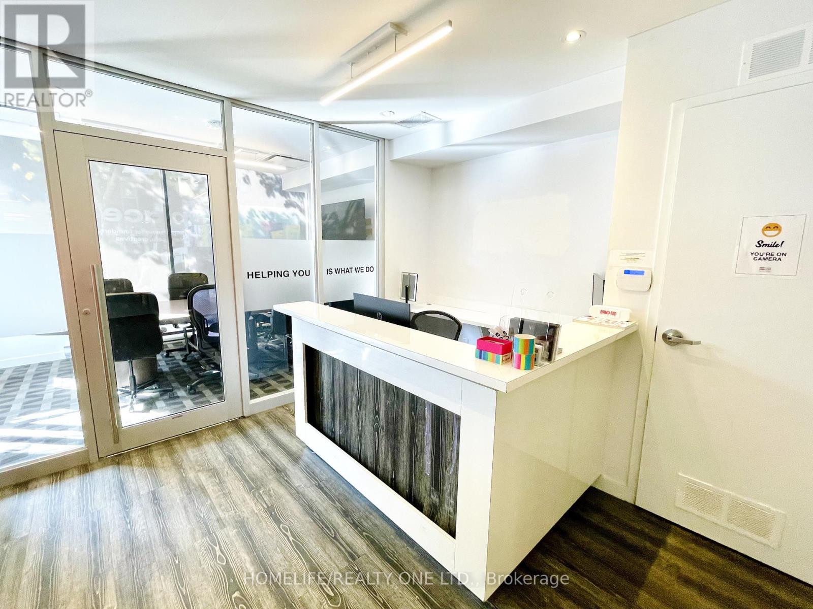 Main Floor - 517 Parliament Street, Toronto, Ontario  M4X 1P3 - Photo 3 - C12694444