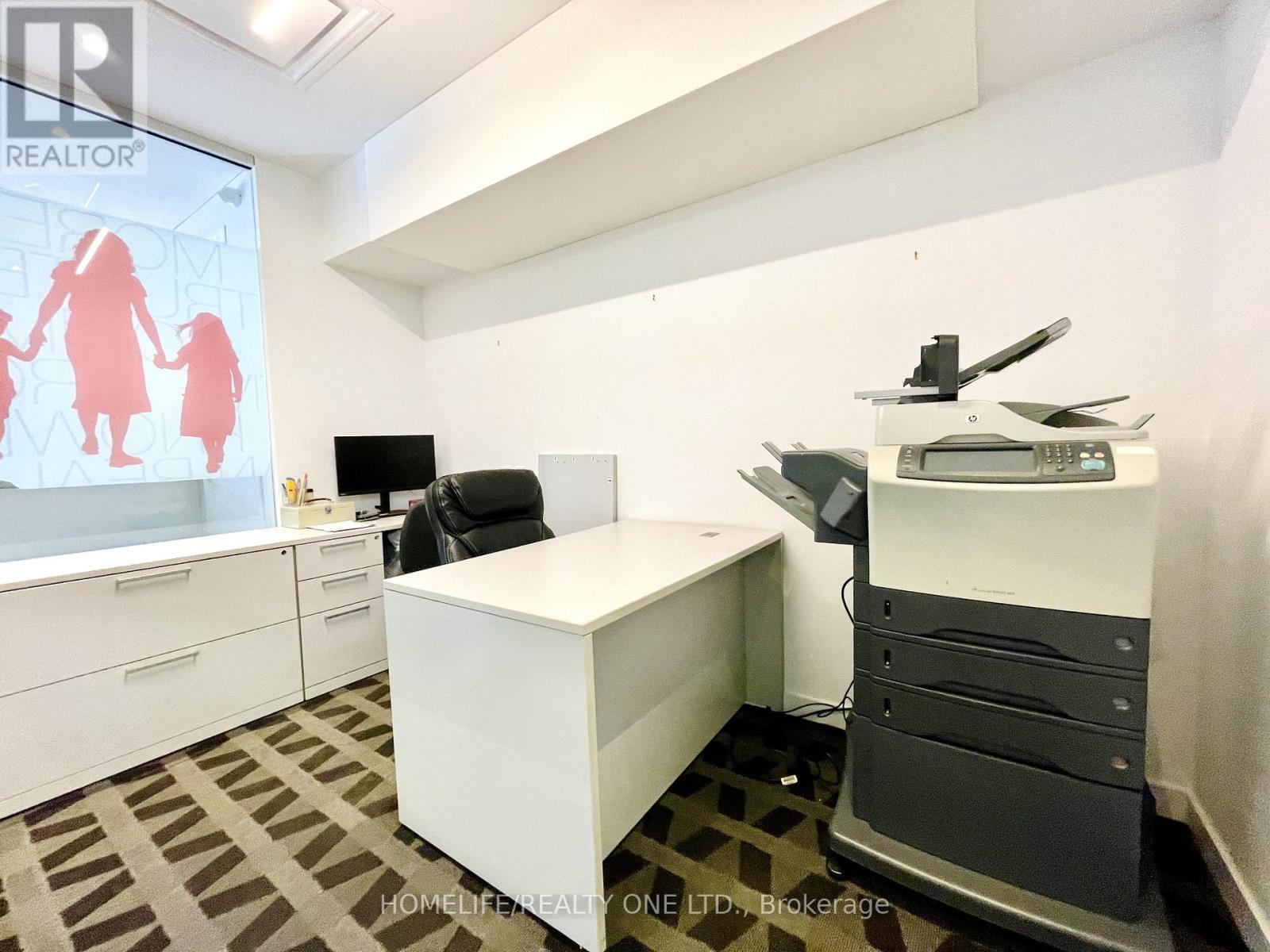 Main Floor - 517 Parliament Street, Toronto, Ontario  M4X 1P3 - Photo 8 - C12694444