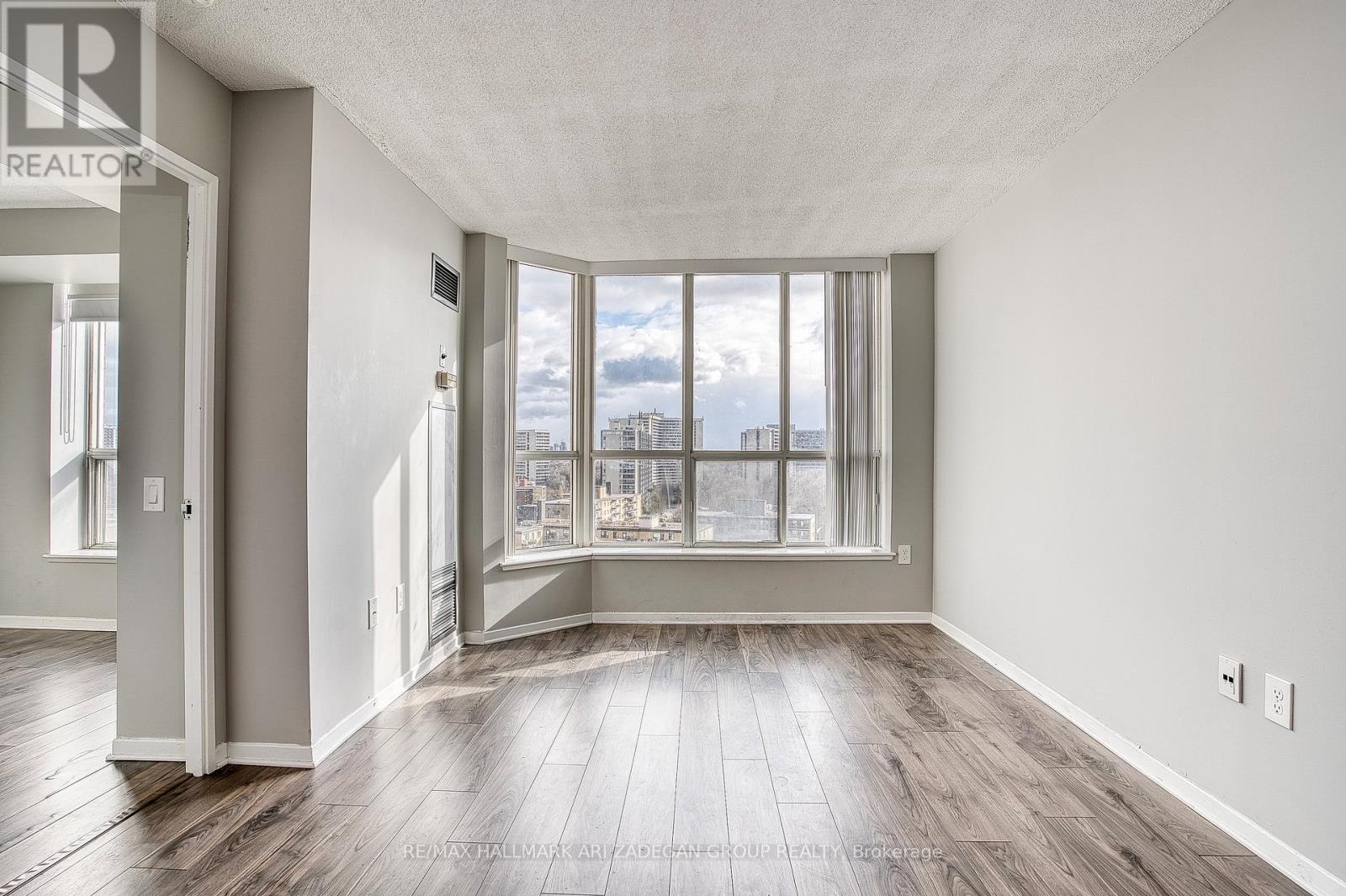 312 - 21 Overlea Boulevard, Toronto, Ontario  M4H 1P2 - Photo 2 - C12694452