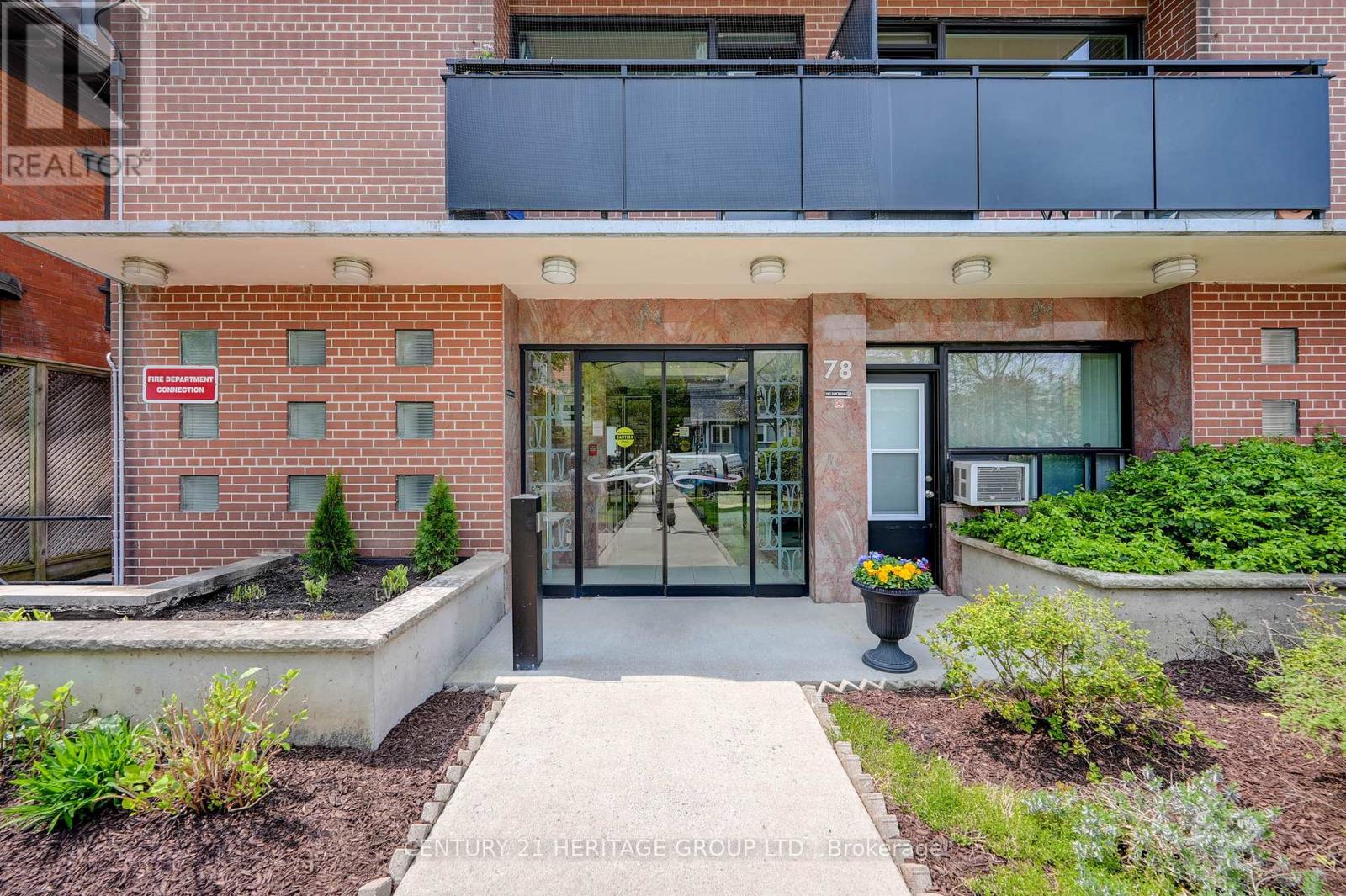 107 - 78 Warren Road, Toronto, Ontario  M4V 2R6 - Photo 4 - C12694490