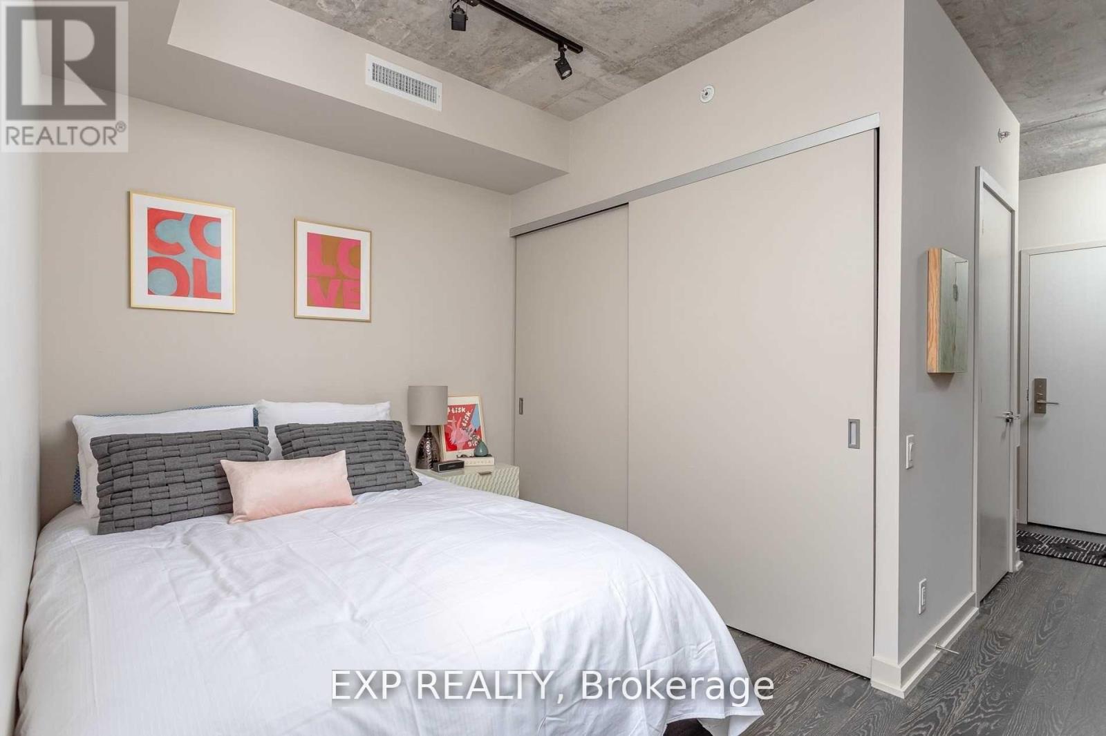 416 - 39 Brant Street, Toronto, Ontario  M5V 0M8 - Photo 8 - C12694606