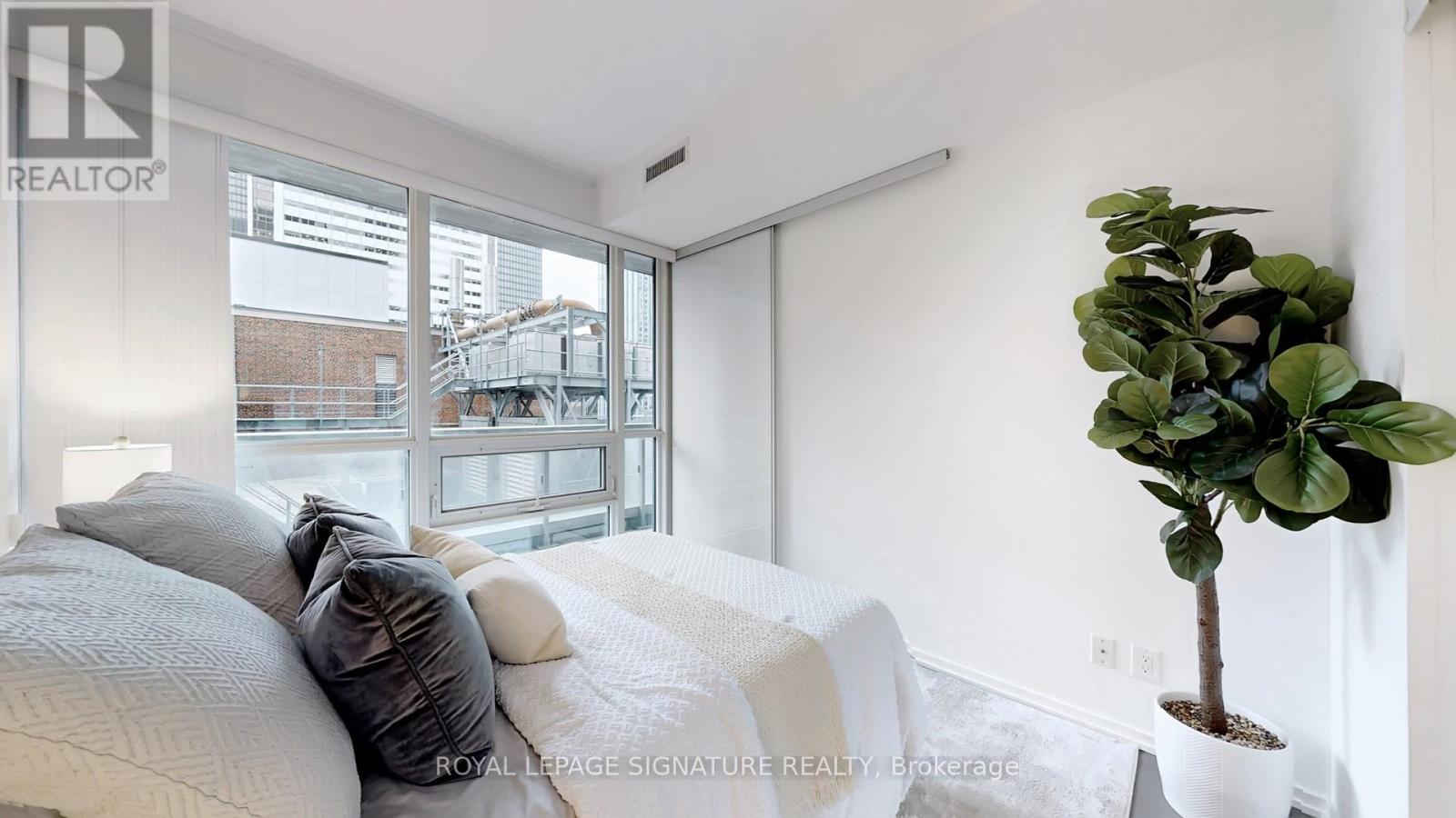 2608 - 70 Temperance Street, Toronto, Ontario  M5H 0B1 - Photo 18 - C12694628