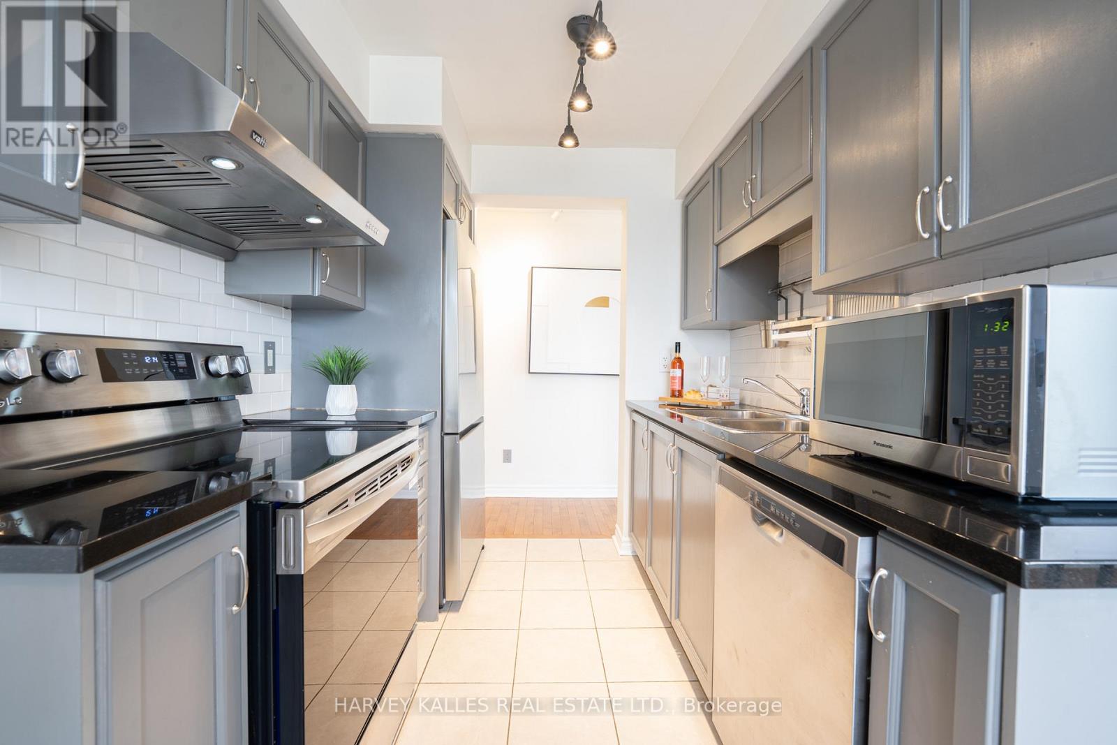 1202 - 18 Kenaston Gardens, Toronto, Ontario  M2K 3C7 - Photo 11 - C12694644