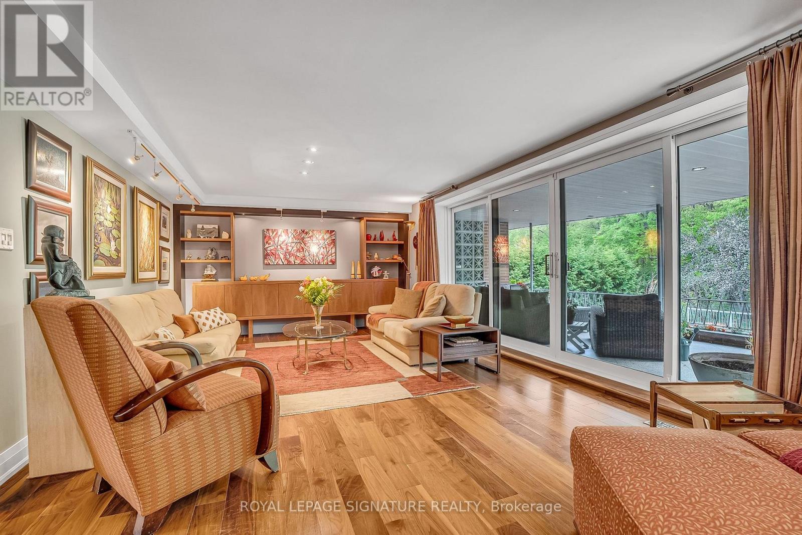 8 Silverdale Crescent, Toronto, Ontario  M3A 3H1 - Photo 6 - C12694650