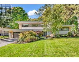 8 SILVERDALE CRESCENT, Toronto, Ontario