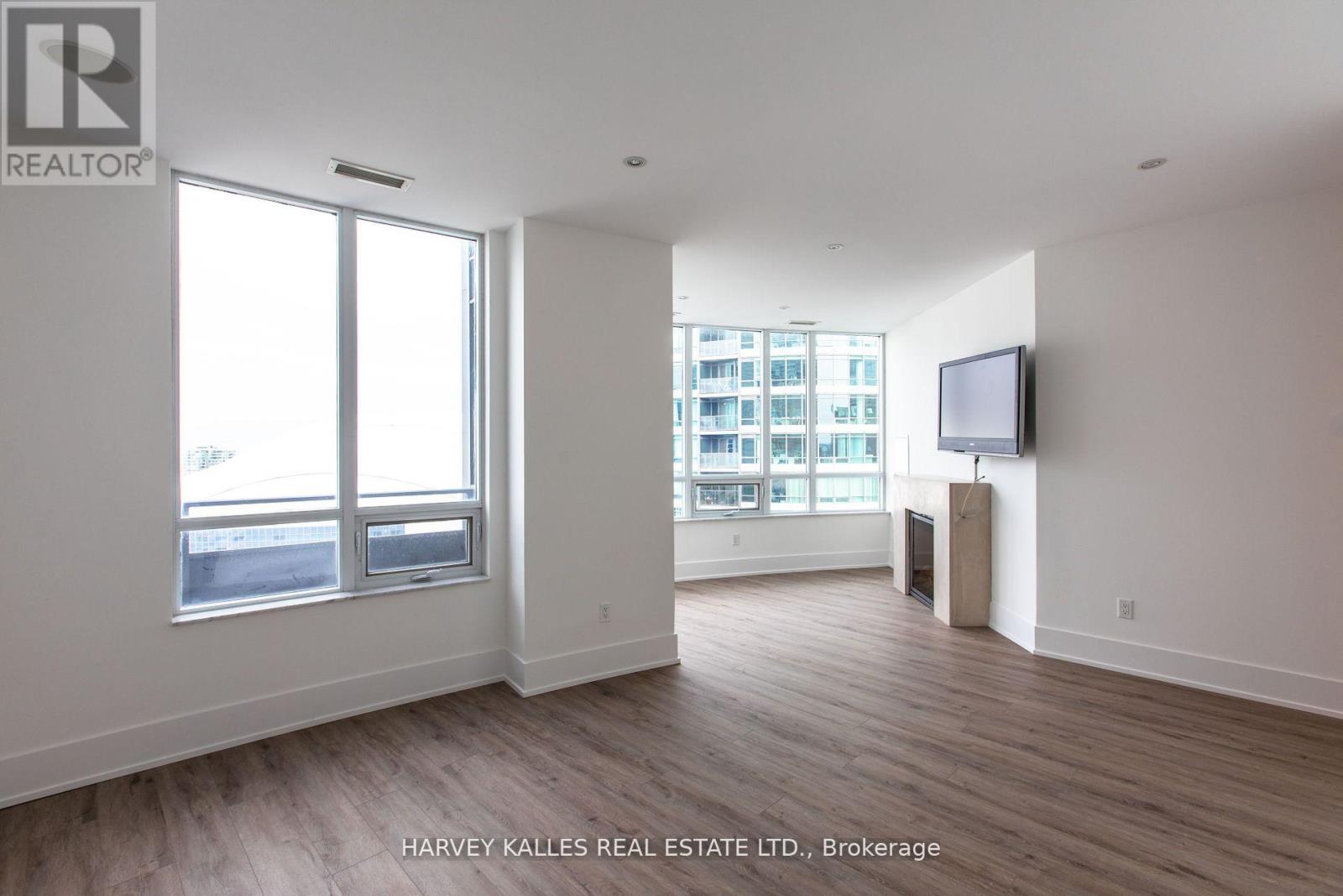 Ph2 - 20 Blue Jays Way, Toronto, Ontario  M5V 3W6 - Photo 12 - C12694694