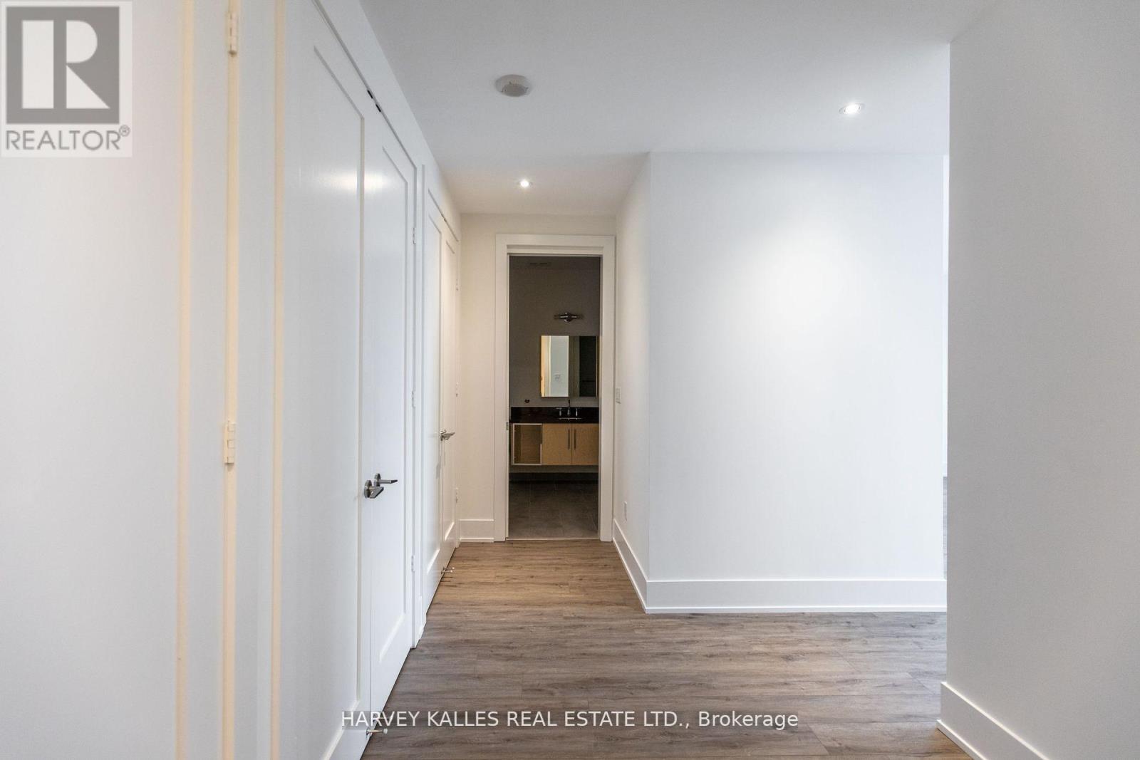 Ph2 - 20 Blue Jays Way, Toronto, Ontario  M5V 3W6 - Photo 18 - C12694694