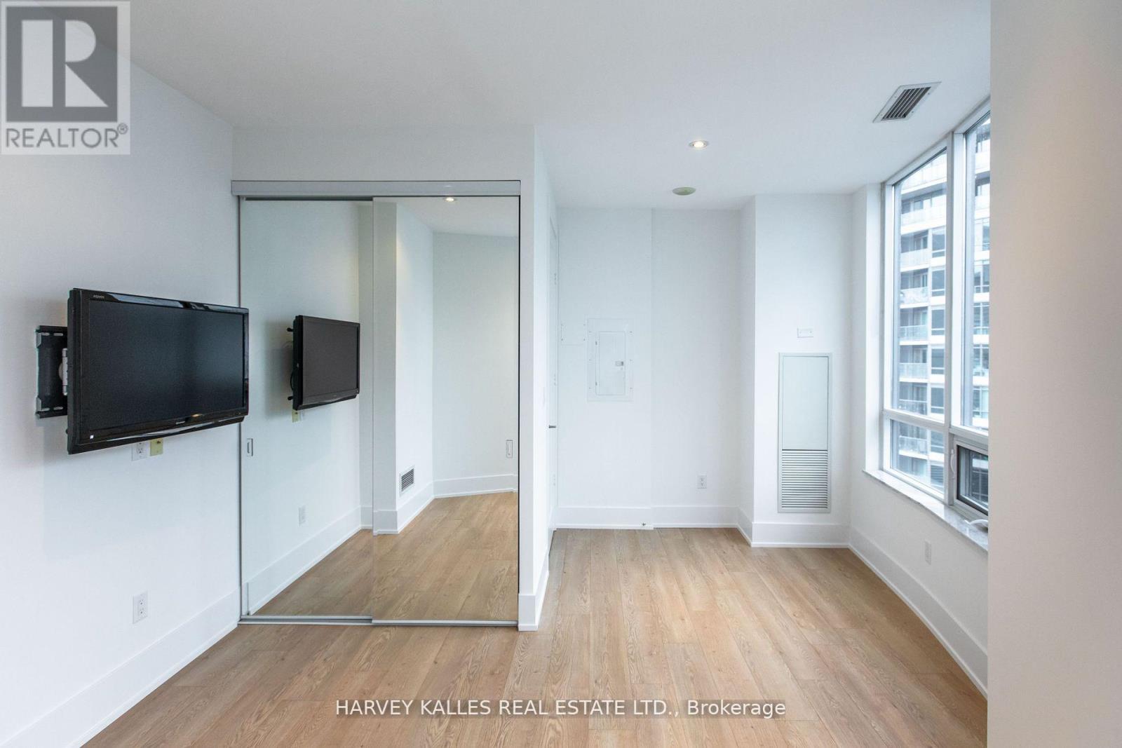 Ph2 - 20 Blue Jays Way, Toronto, Ontario  M5V 3W6 - Photo 26 - C12694694