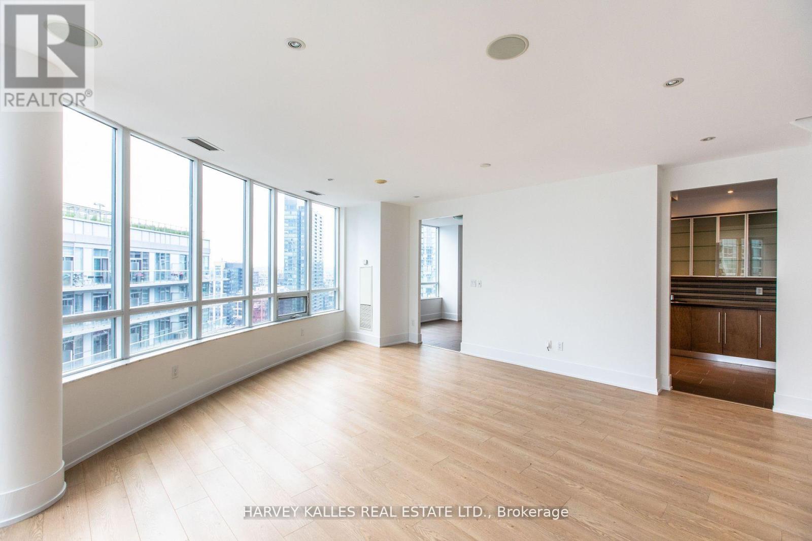 Ph2 - 20 Blue Jays Way, Toronto, Ontario  M5V 3W6 - Photo 3 - C12694694