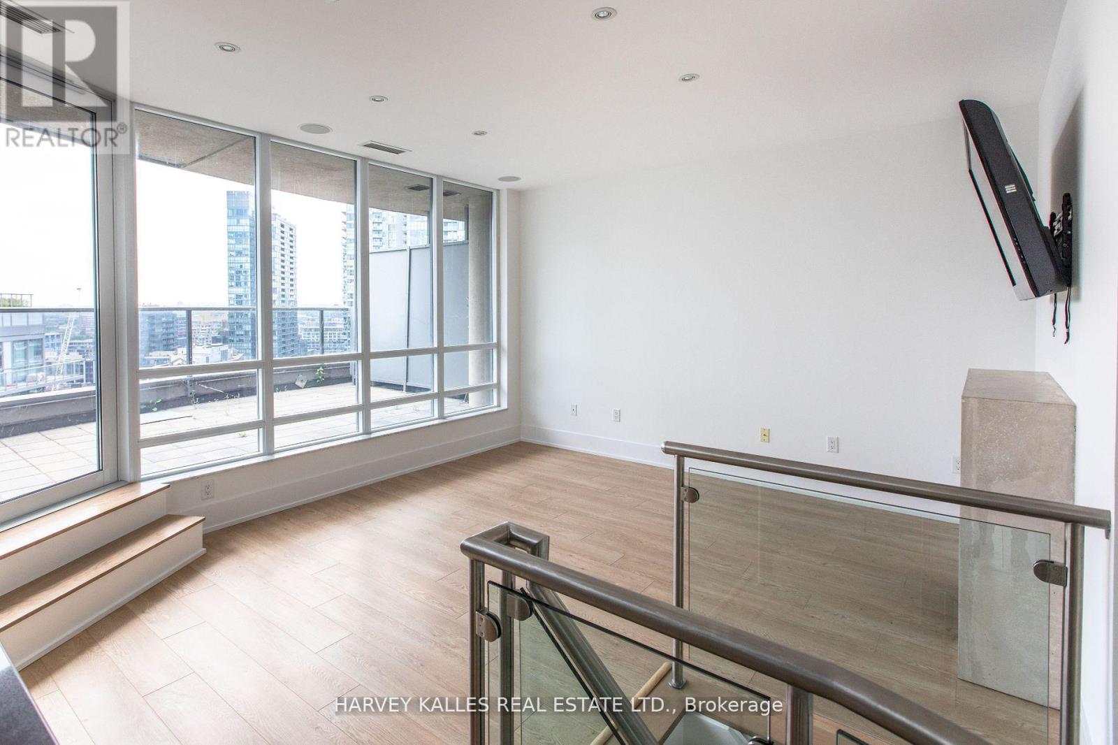 Ph2 - 20 Blue Jays Way, Toronto, Ontario  M5V 3W6 - Photo 37 - C12694694