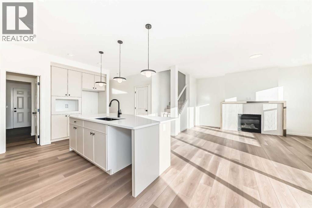 172 Southborough Common, Cochrane, Alberta  T4C 3J5 - Photo 6 - A2273094