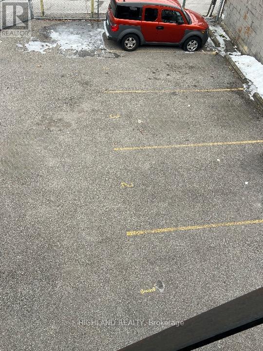 915 Lansdowne Ave, 2nd Floor Avenue, Toronto, Ontario  M6H 3Z2 - Photo 14 - W12659214