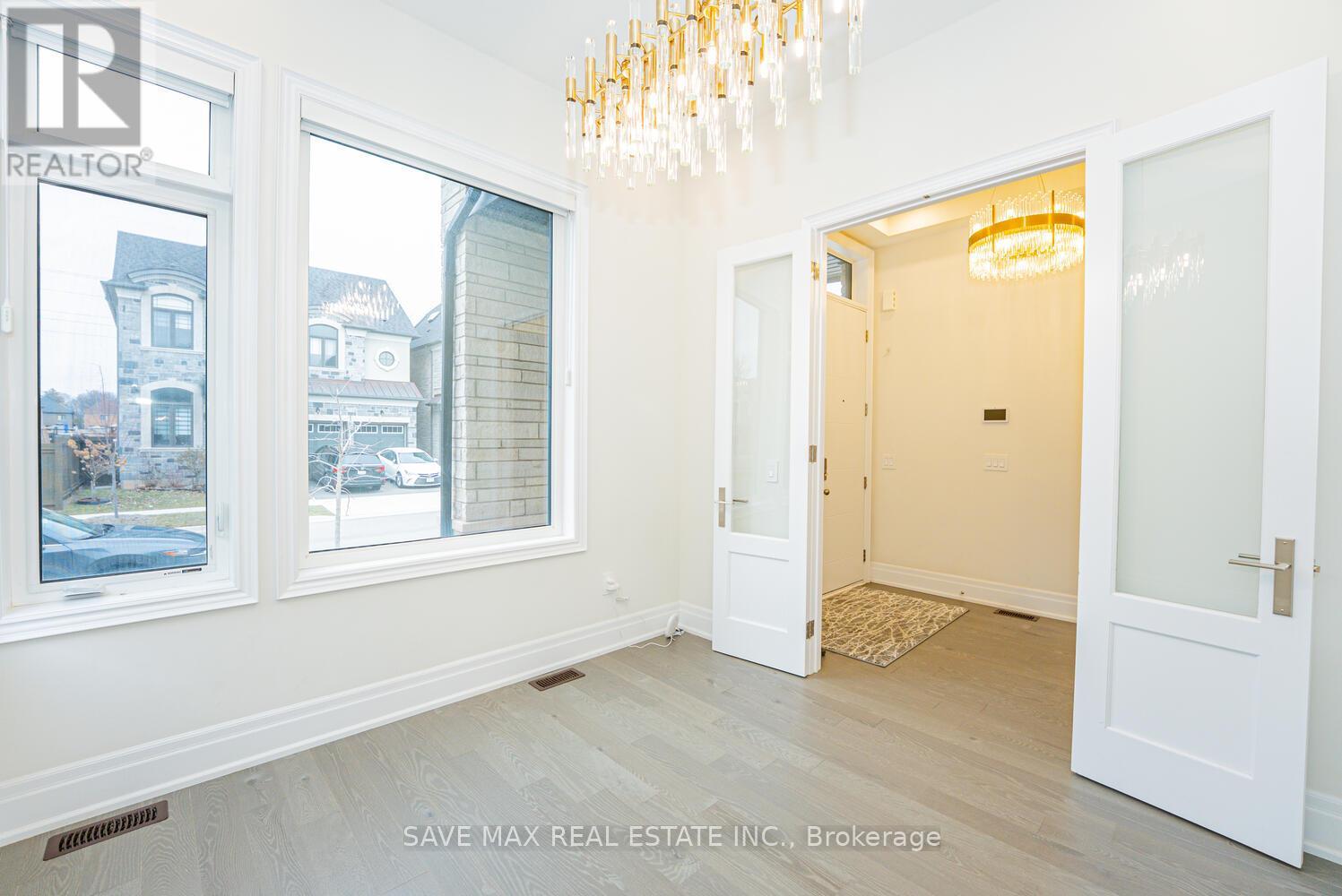 1217 Ironbridge Road, Oakville, Ontario  L6M 5M5 - Photo 5 - W12674248