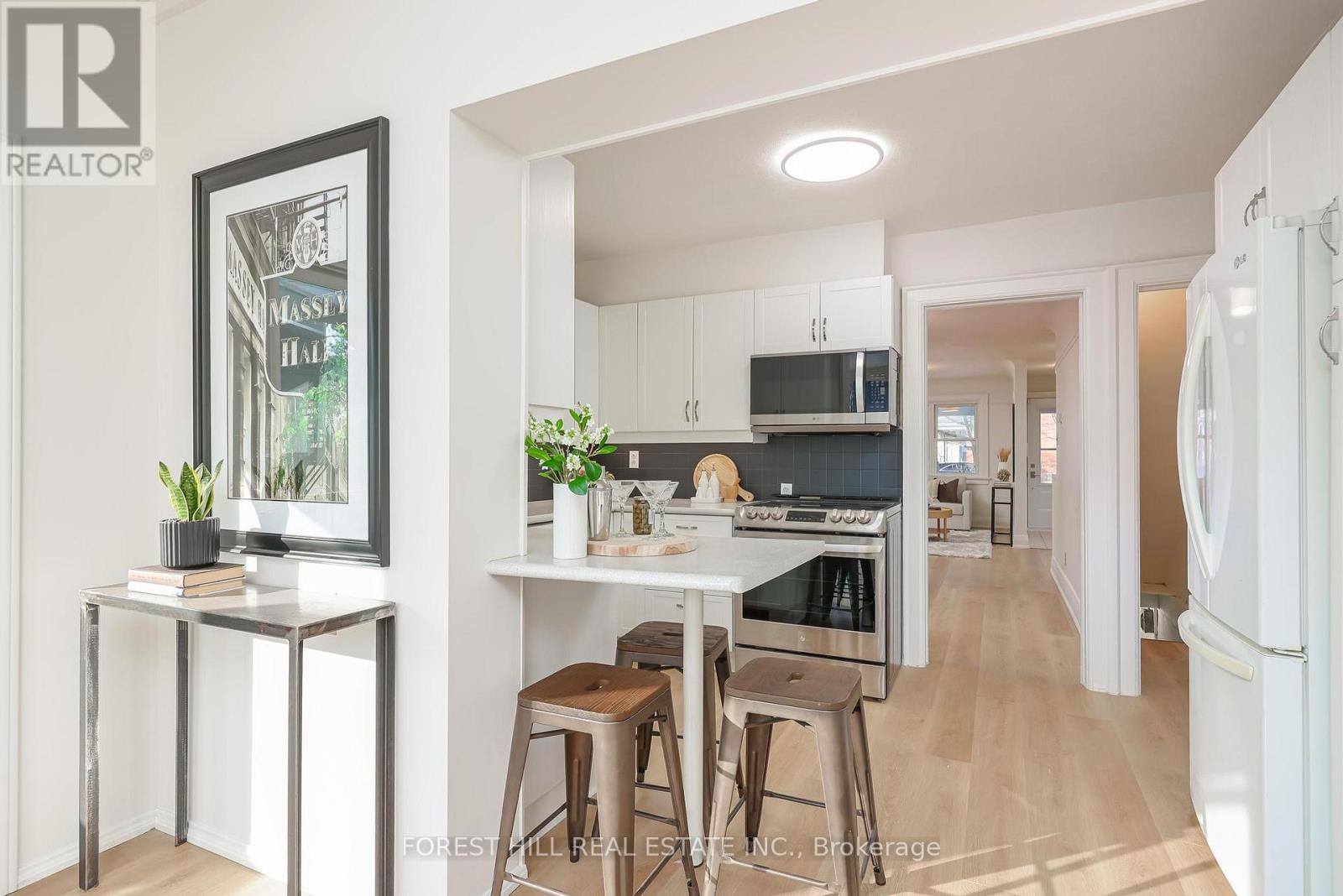 33 Glengarry Avenue, Toronto, Ontario  M5M 1C8 - Photo 8 - C12692222