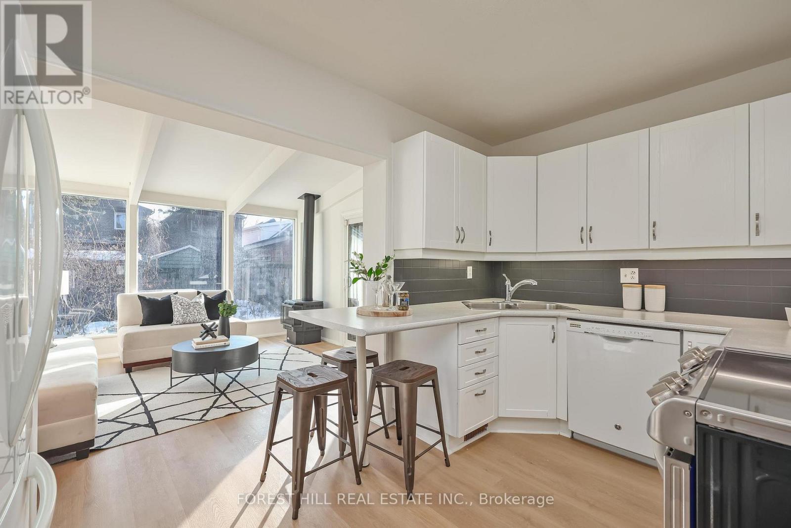 33 Glengarry Avenue, Toronto, Ontario  M5M 1C8 - Photo 7 - C12692222