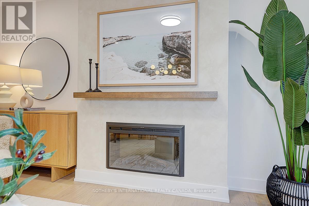 4 Dersingham Crescent, Markham, Ontario  L3T 4E7 - Photo 10 - N12694326