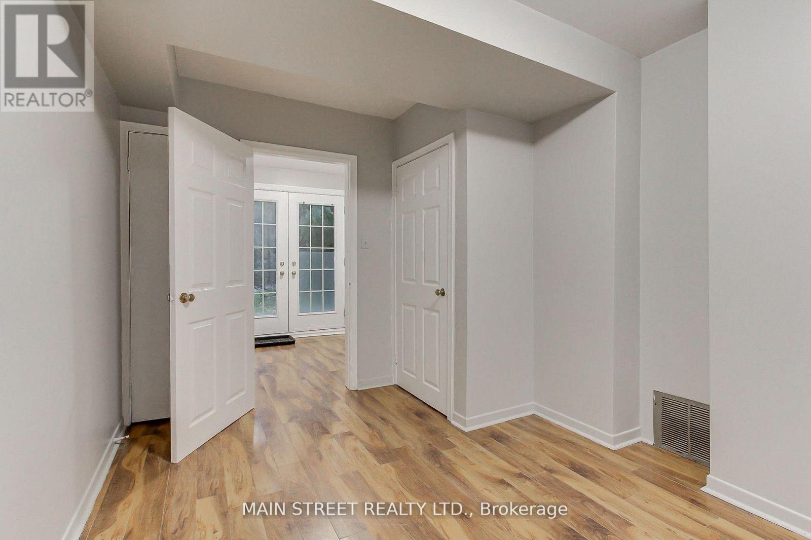 364 Agar Avenue, Bradford West Gwillimbury (Bradford), Ontario  L3Z 1H5 - Photo 5 - N12694450